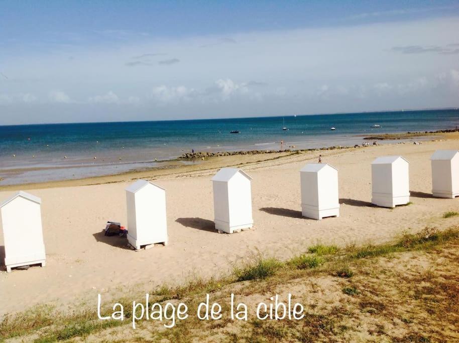 Eole, Idealement Situe Sur Le Port De St Martin De Re Saint-Martin-de-Re Exterior photo