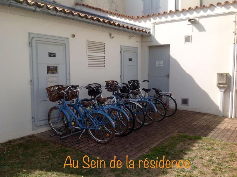Eole, Idealement Situe Sur Le Port De St Martin De Re Saint-Martin-de-Re Exterior photo
